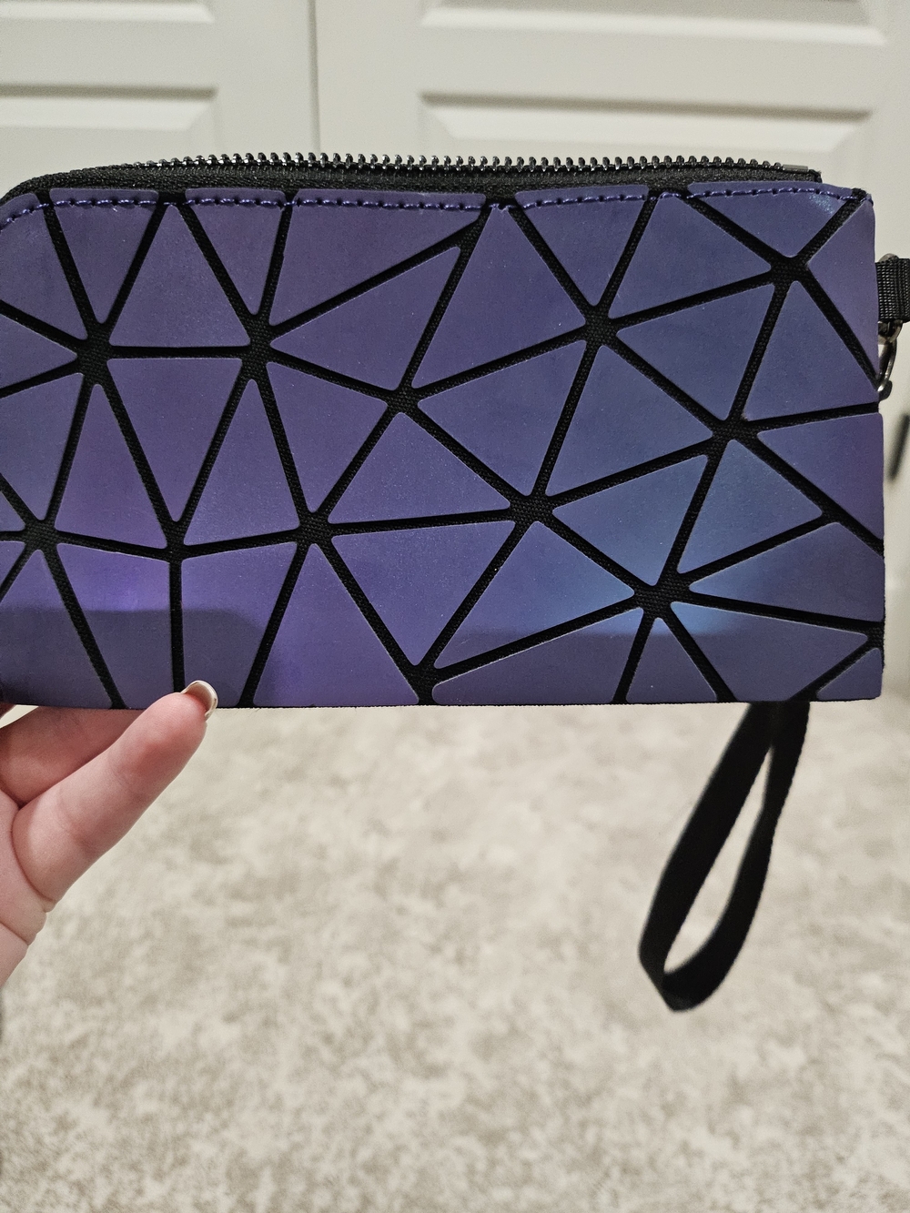 Iridescent Geometric Wristlet Clutch - Purple